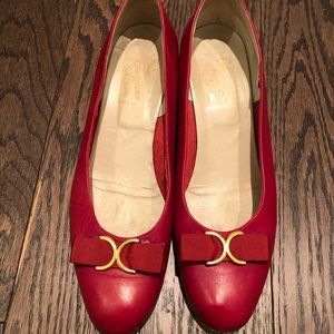 Vintage! Solina Ferragamo. Vintage!